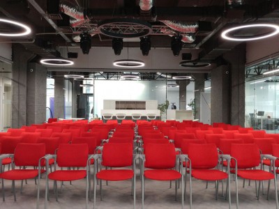 Конференц-залы с профессиональной цифровой беспроводной системой Shure ULX-D